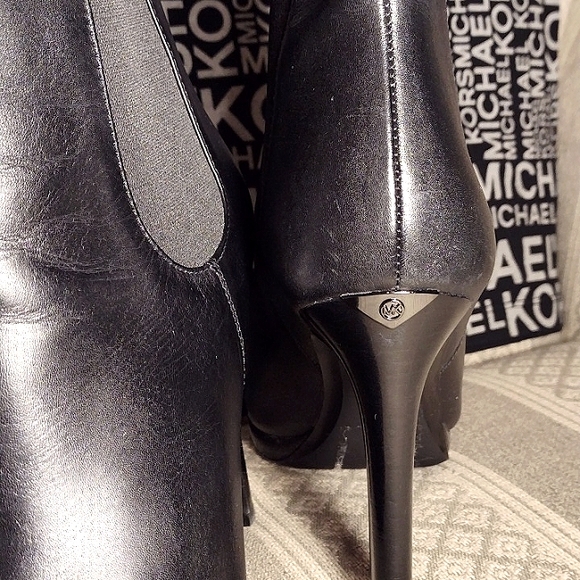 MICHAEL Michael Kors Stiletto Ankle Bootie - Picture 2 of 15
